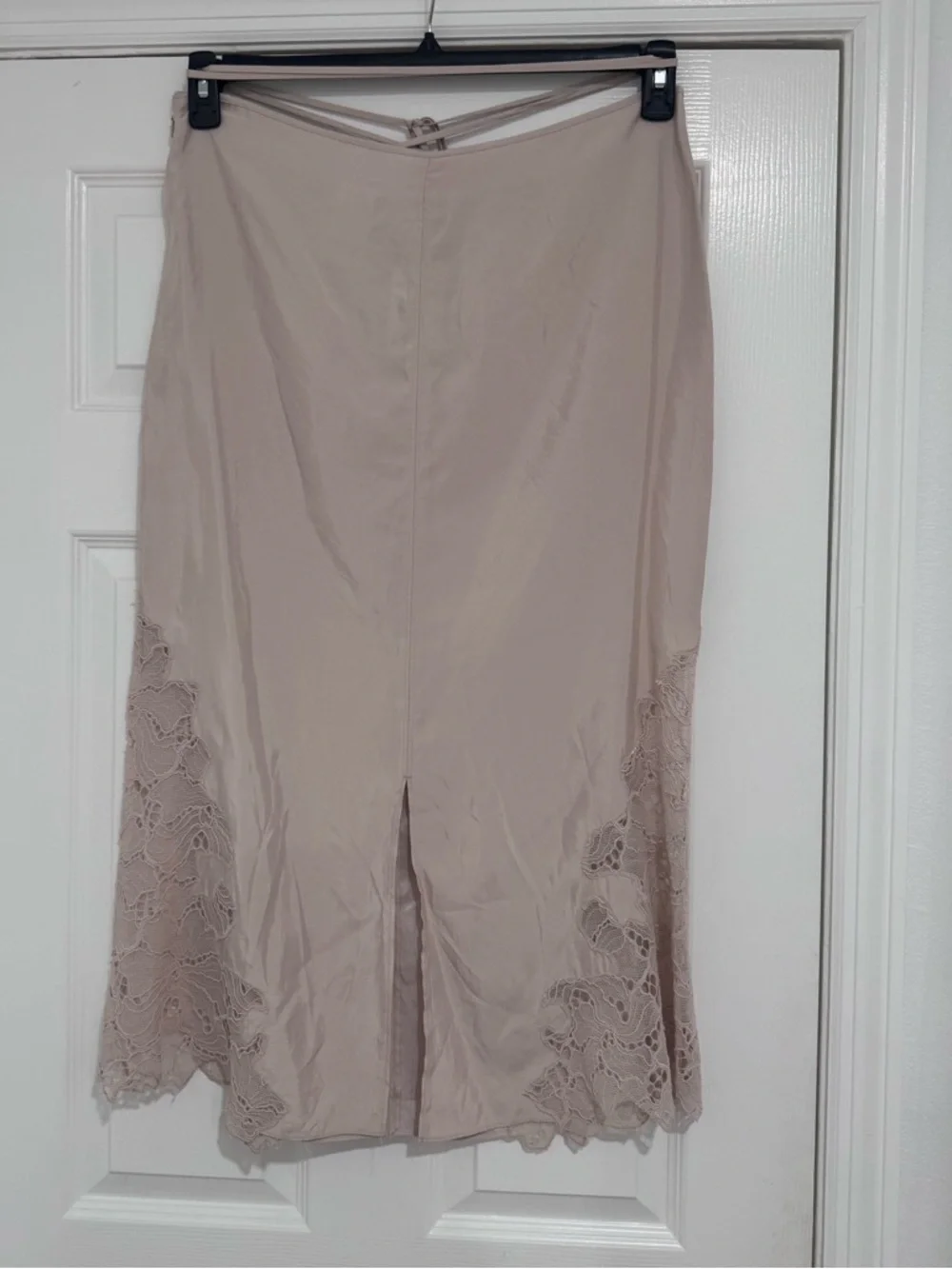 H&M Skirt with Lace details - Picture 7 of 16